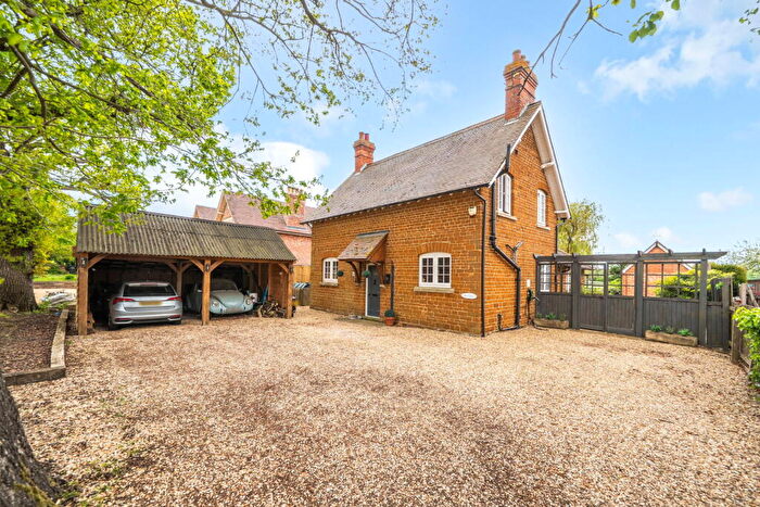 4 Bedroom Detached House For Sale In The Oaks, Goadby Marwood, LE14