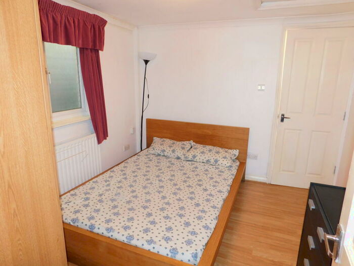 1 Bedroom Apartment To Rent In Annex Boscombe Rd, Worcester Park, Surrey, KT4