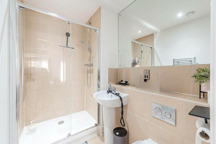 2 Bedroom Flat For Sale In Tranquil Lane, South Harrow, Harrow, HA2