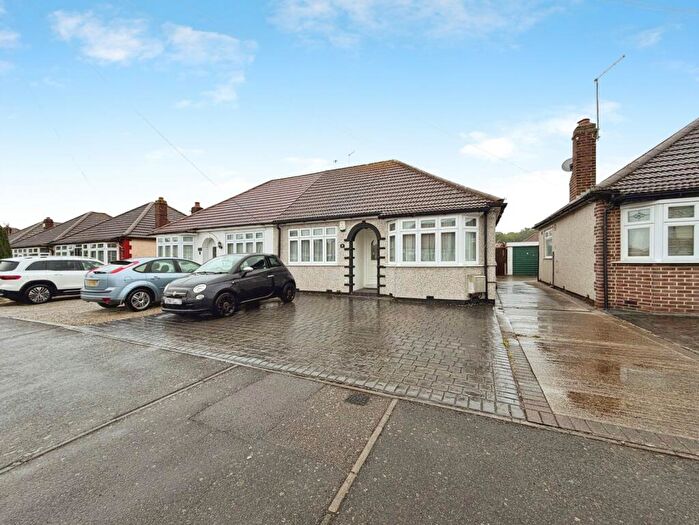 3 Bedroom Bungalow For Sale In St. Audrey Avenue, Bexleyheath, DA7