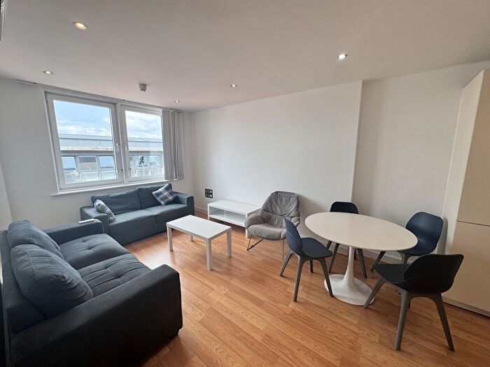 2 Bedroom Flat To Rent In Rusholme Place, Manchester, M14