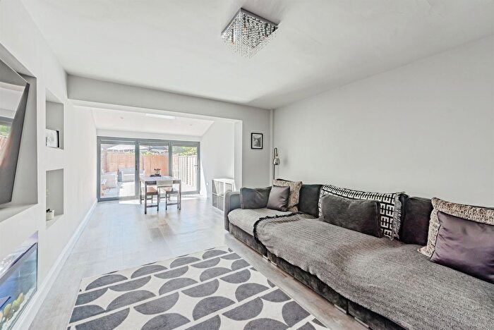 2 Bedroom End Of Terrace House For Sale In Withey Meadows, Hookwood, Horley, RH6