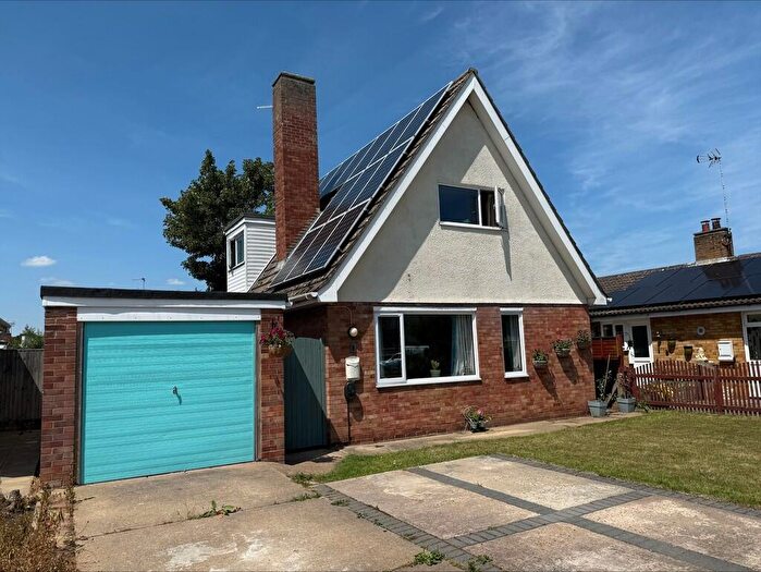 3 Bedroom Detached House For Sale In Conifer Close, Ormesby St Margaret, NR29