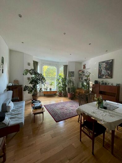 2 Bedroom Flat To Rent In Flat, Brixton Hill, Lambeth, London, SW2