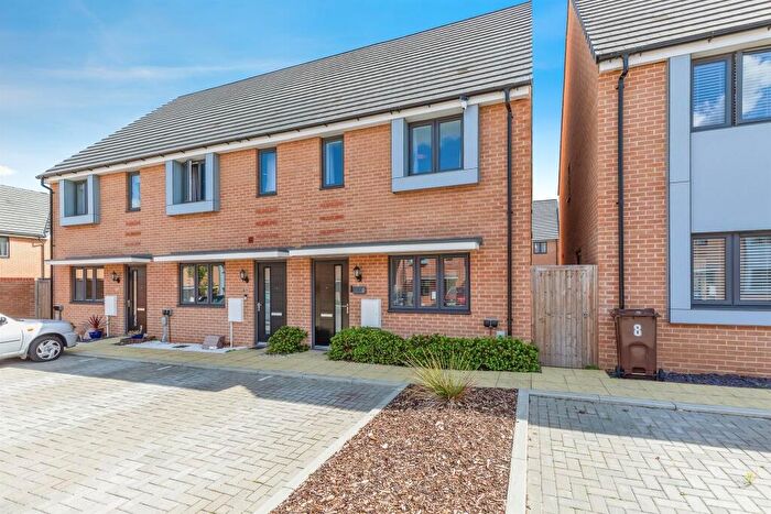 2 Bedroom End Of Terrace House For Sale In Cherry Orchard Drive, Rainham, Gillingham, ME8