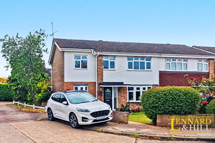 5 Bedroom Semi-Detached House For Sale In Mayfields, North Grays, RM16