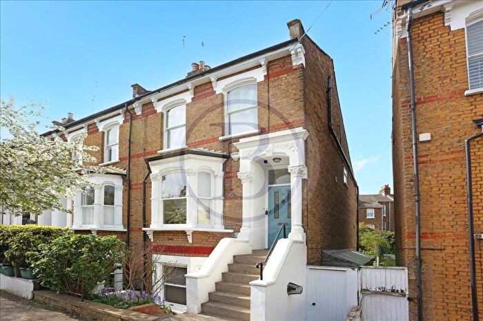 4 Bedroom End Of Terrace House For Sale In Hugo Road, London, N19