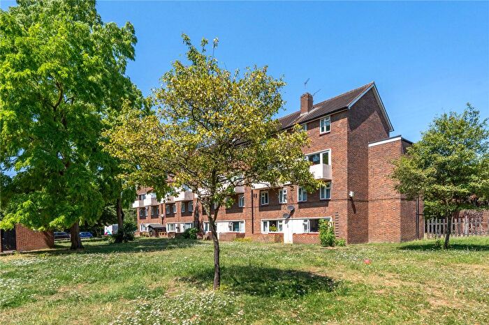 2 Bedroom Flat For Sale In Haggard Road, Twickenham, TW1