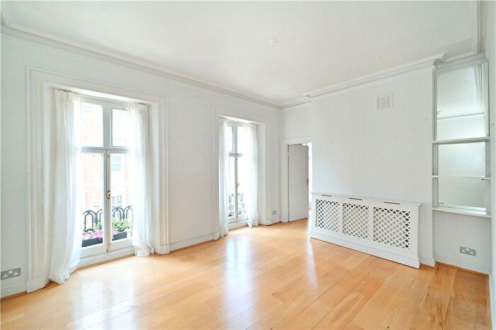 3 Bedroom Flat To Rent In Mandeville Place, Marylebone, W1U