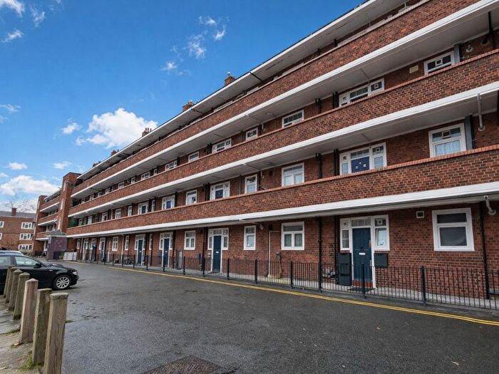 2 Bedroom Flat For Sale In Beechwood House, Teale Street, E2