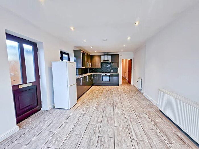 2 Bedroom Bungalow To Rent In Hardys Avenue, Leicester, LE4