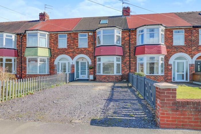 3 Bedroom Terraced House To Rent In Springhead Avenue, Hull, HU5