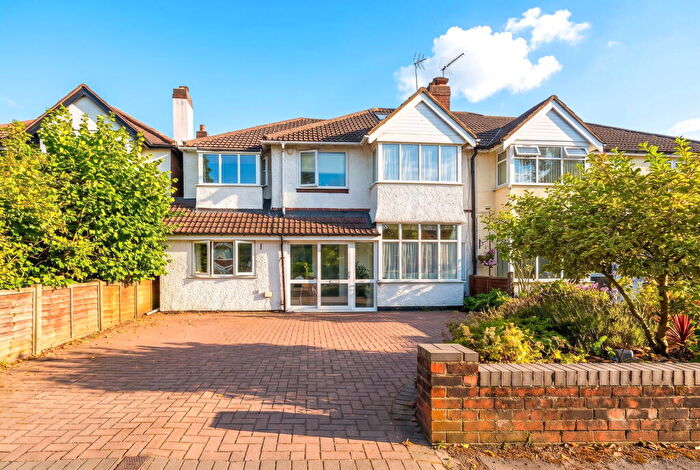 5 Bedroom Semi Detached House For Sale In Robin Hood Lane, Hall Green, B28