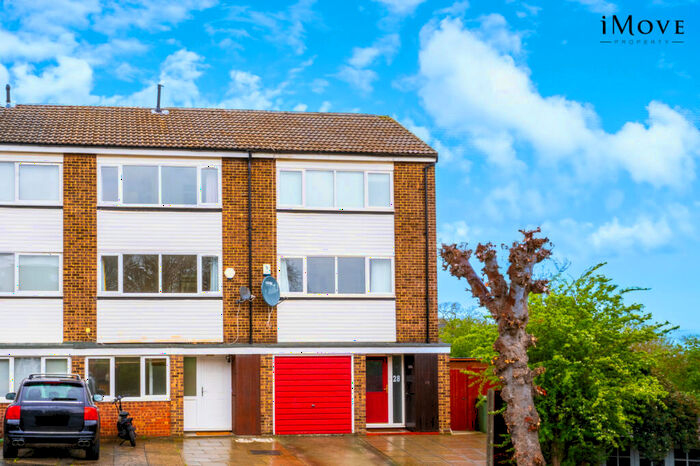 4 Bedroom Town House To Rent In Dunoon Road, London, SE23