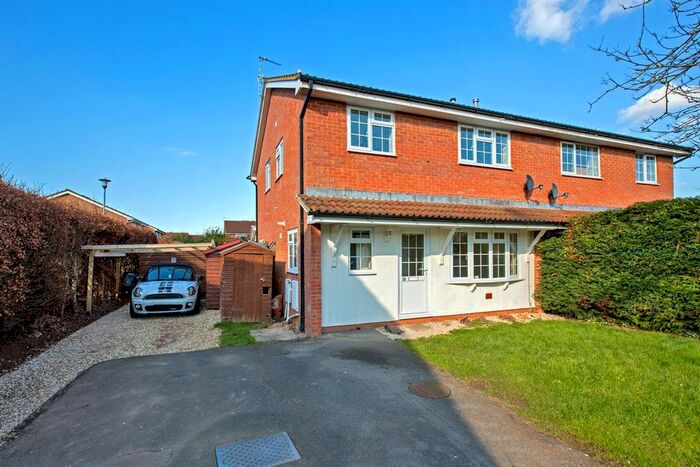 2 Bedroom End Of Terrace House To Rent In Ashbourne Crescent, Taunton, Somerset, TA1