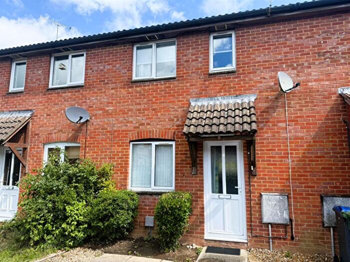 2 Bedroom Terraced House For Sale In Castlehaven Close, Chippenham, SN15