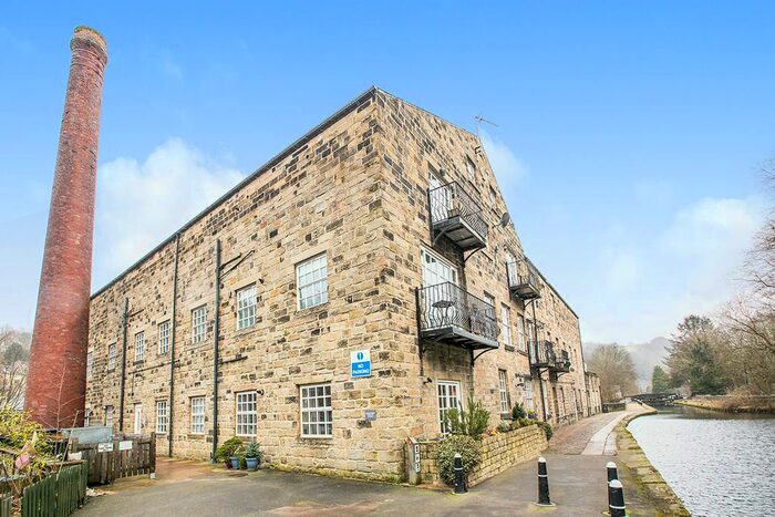 2 Bedroom Flat To Rent In Hebble End, Hebden Bridge, West Yorkshire, HX7