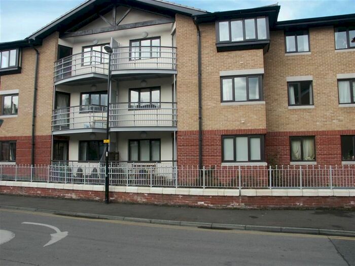 2 Bedroom Flat To Rent In Saffron Court, Saffron Walden, Essex, CB11