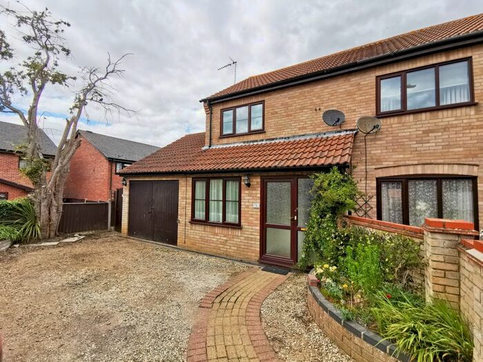 2 Bedroom Semi-Detached House To Rent In Caldecott Road, Lowestoft, NR32