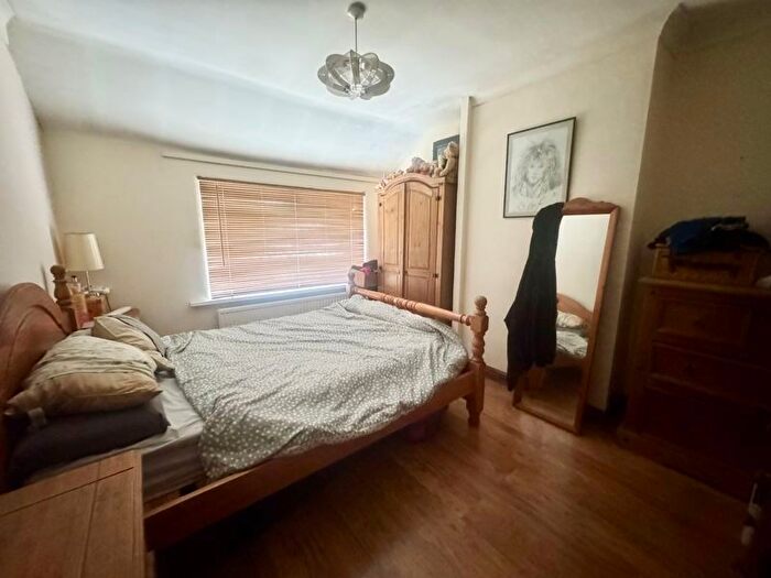 3 Bedroom Terraced House For Sale In Huddleston Road, Grimsby, DN32