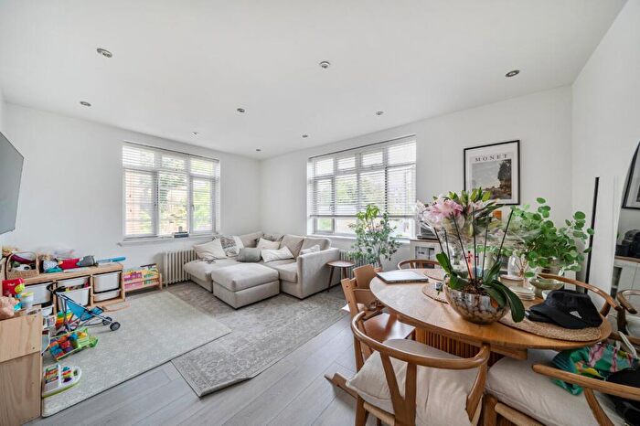 3 Bedroom Flat For Sale In Greville Place, London, NW6