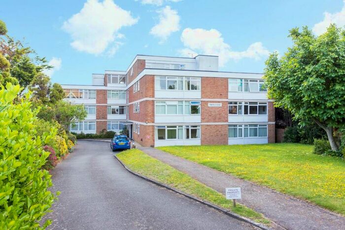 2 Bedroom Flat To Rent In Dumpton Park Drive, Broadstairs, CT10