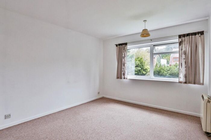 2 Bedroom Flat For Sale In Guest Avenue, Poole, Dorset, BH12