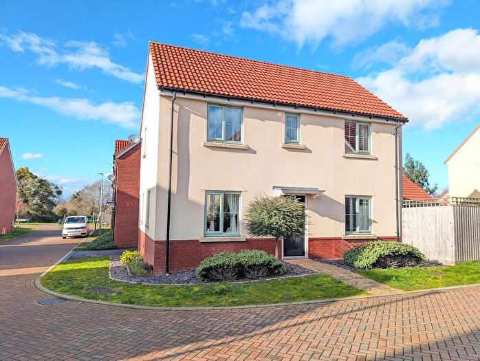 3 Bedroom Detached House For Sale In Meadow Brown Close, Thornbury, Bristol, BS35