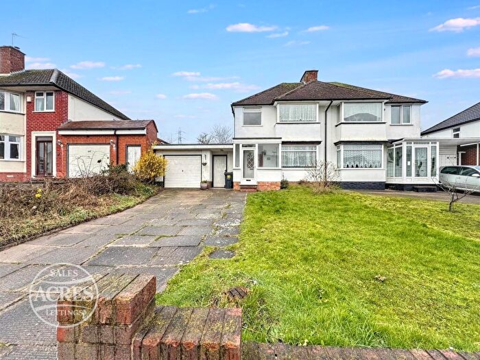 3 Bedroom Semi Detached House For Sale In Scott Road, Great Barr, Birmingham, B43