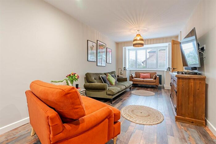 3 Bedroom Detached House For Sale In Fox Covert Close, Sunninghill, SL5