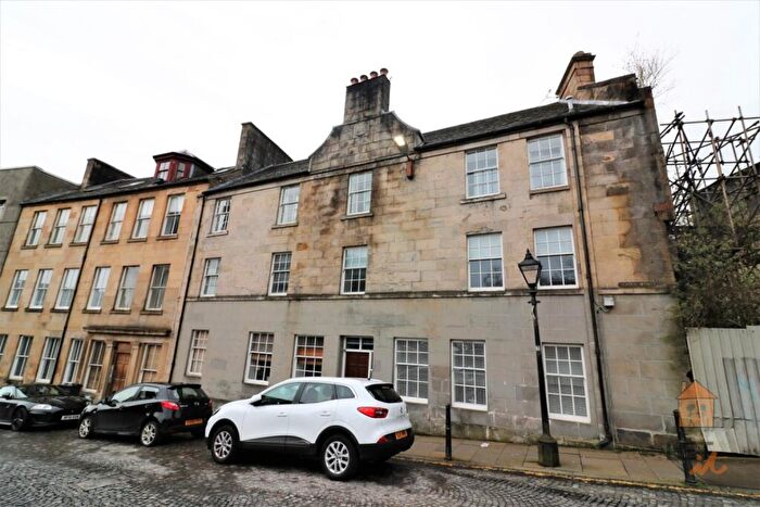 2 Bedroom Flat To Rent In School Wynd, Paisley, PA1