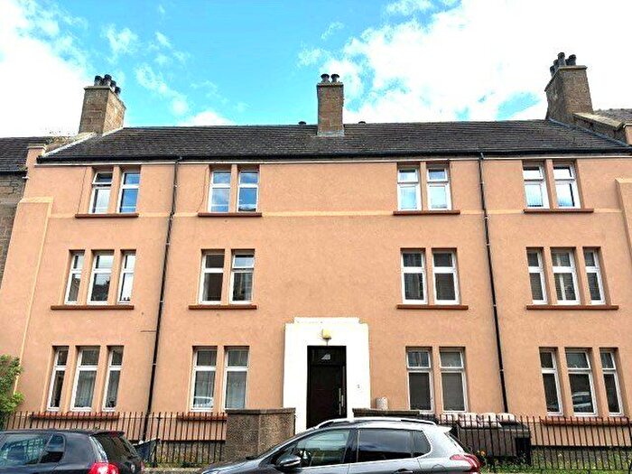 3 Bedroom Flat To Rent In Mitchell Street, West End, Dundee, DD2
