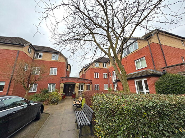 1 Bedroom Flat For Sale In Souchay Court, Clothorn Road, Didsbury, M20