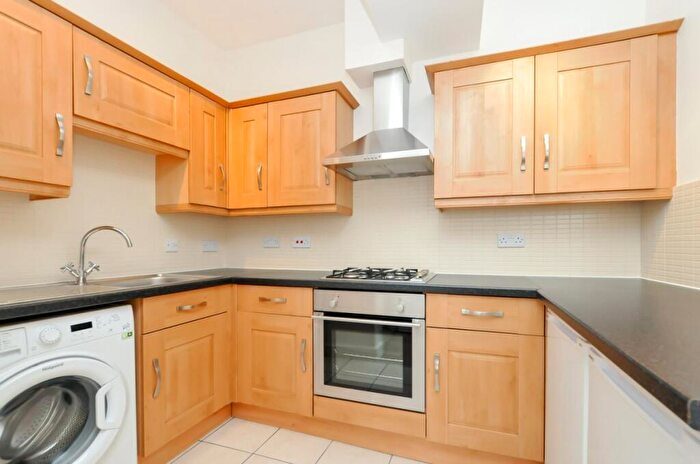 2 Bedroom Flat To Rent In Stoke Newington Church Street, Stoke Newington, N16