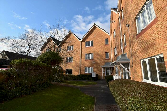 2 Bedroom Flat To Rent In Merrywood Court, Knowle, Bristol, BS4