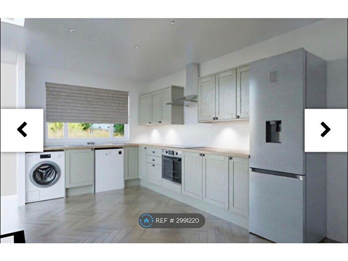 3 Bedroom Terraced House To Rent In Royds Avenue, Holmfirth, HD9