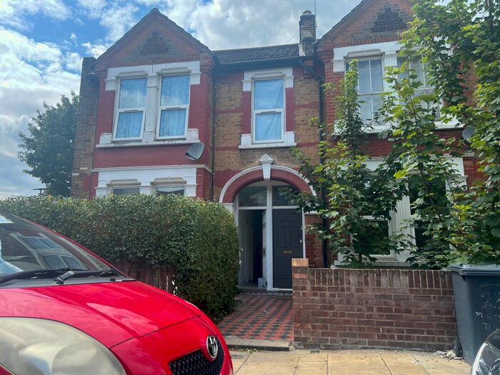 2 Bedroom Flat To Rent In Victoria Crescent, London, N15