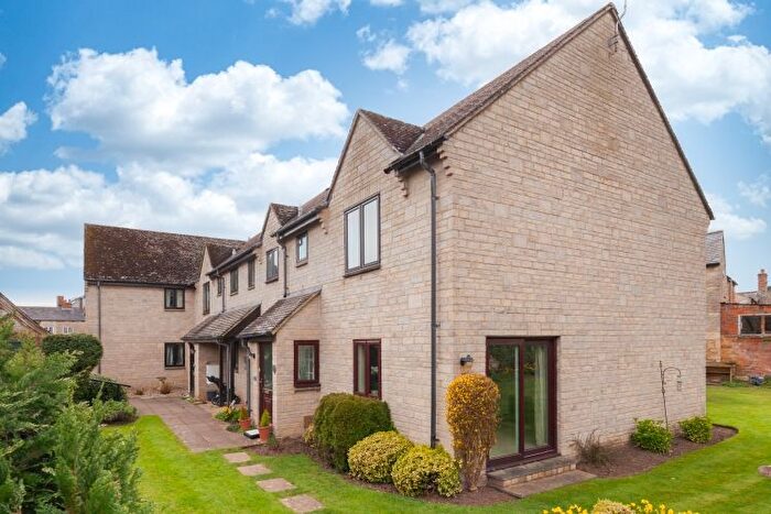 2 Bedroom Flat To Rent In Thames Street, Eynsham, Witney, OX29