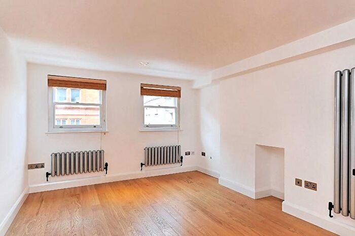 1 Bedroom Flat To Rent In St Martin's Lane, Covent Garden, WC2N