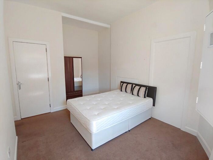 3 Bedroom Flat To Rent In () Grindlay Street, Edinburgh, EH3