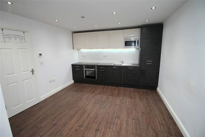 1 Bedroom Flat To Rent In Harpur Street, Bedford, Bedfordshire, MK40