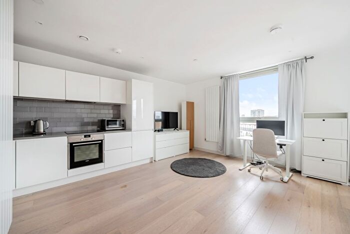 Studio For Sale In Starboard Way, London, E16