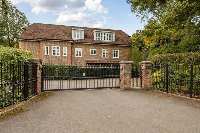 2 Bedroom Flat For Sale In Cross Road, Ascot, SL5