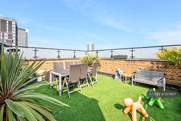2 Bedroom Penthouse To Rent In Rufford Street, London, N1
