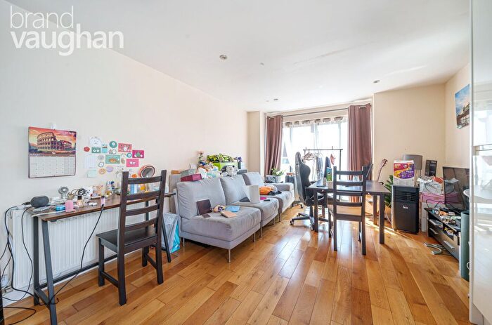 1 Bedroom Flat To Rent In St James Street, Brighton, East Sussex, BN2