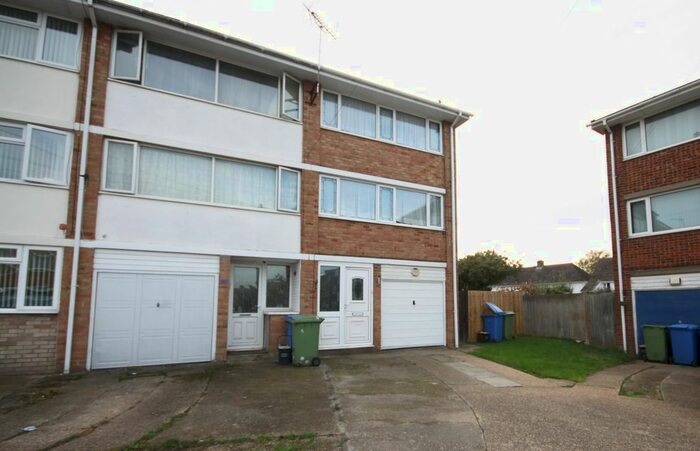 3 Bedroom Property To Rent In Millfield, ME10