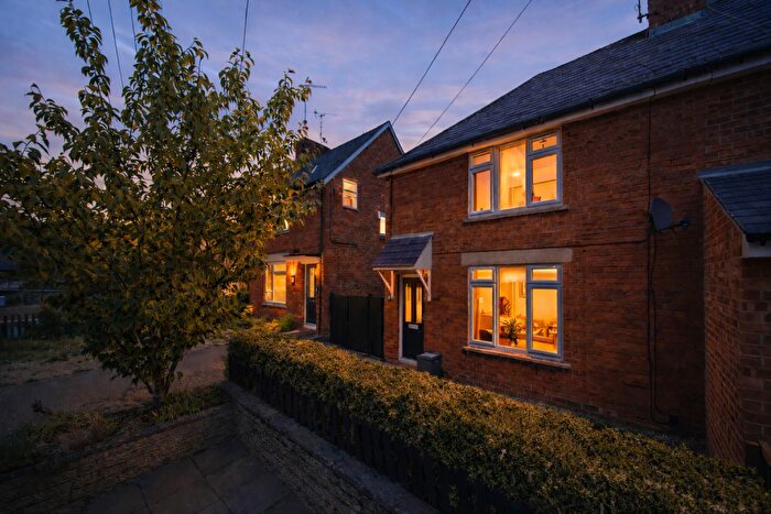 3 Bedroom Semi-Detached House For Sale In Witts Lane, Purton, Swindon, Wiltshire, SN5