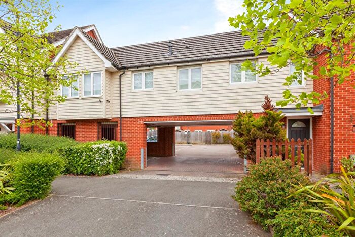 2 Bedroom Maisonette For Sale In Amesbury Road, Slough, SL1