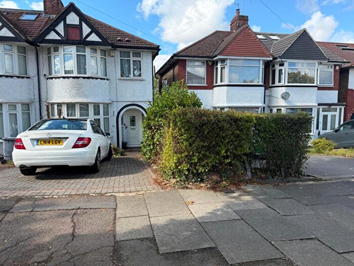 3 Bedroom Semi-Detached House To Rent In Hampden Way, Southgate, Barnet, London, N14