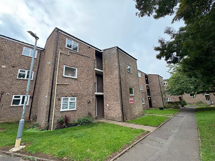 1 Bedroom Flat To Rent In Hunters Close, Northampton, NN2
